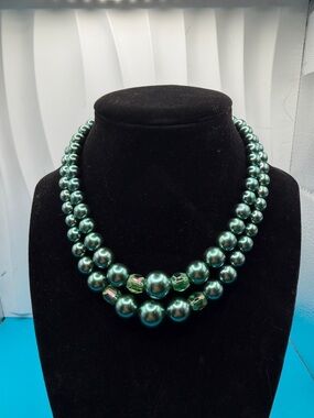 Elegant Green Pearl Double-Strand Necklace - Unbranded